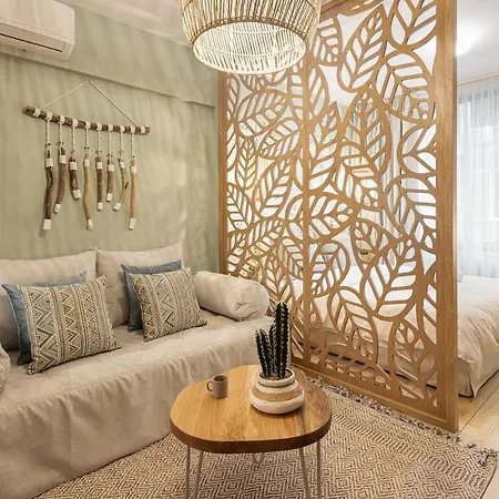Innovative Βoho Chic Studio In Ladadika