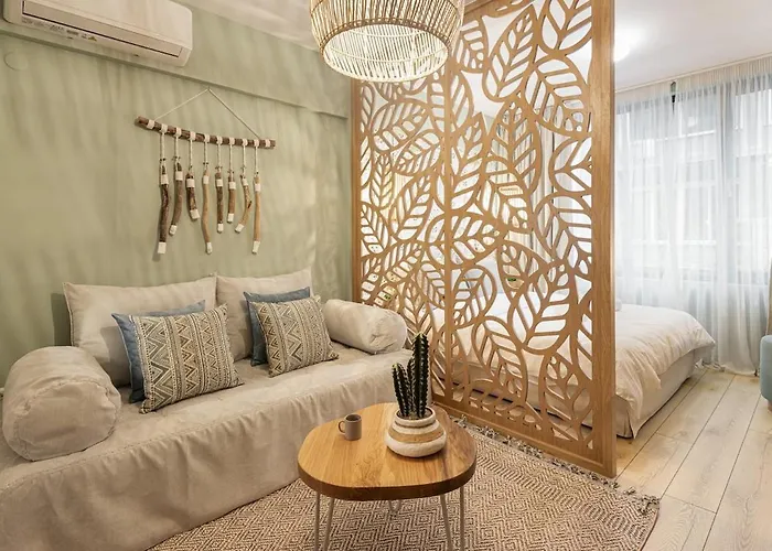 Innovative Βoho Chic Studio In Ladadika